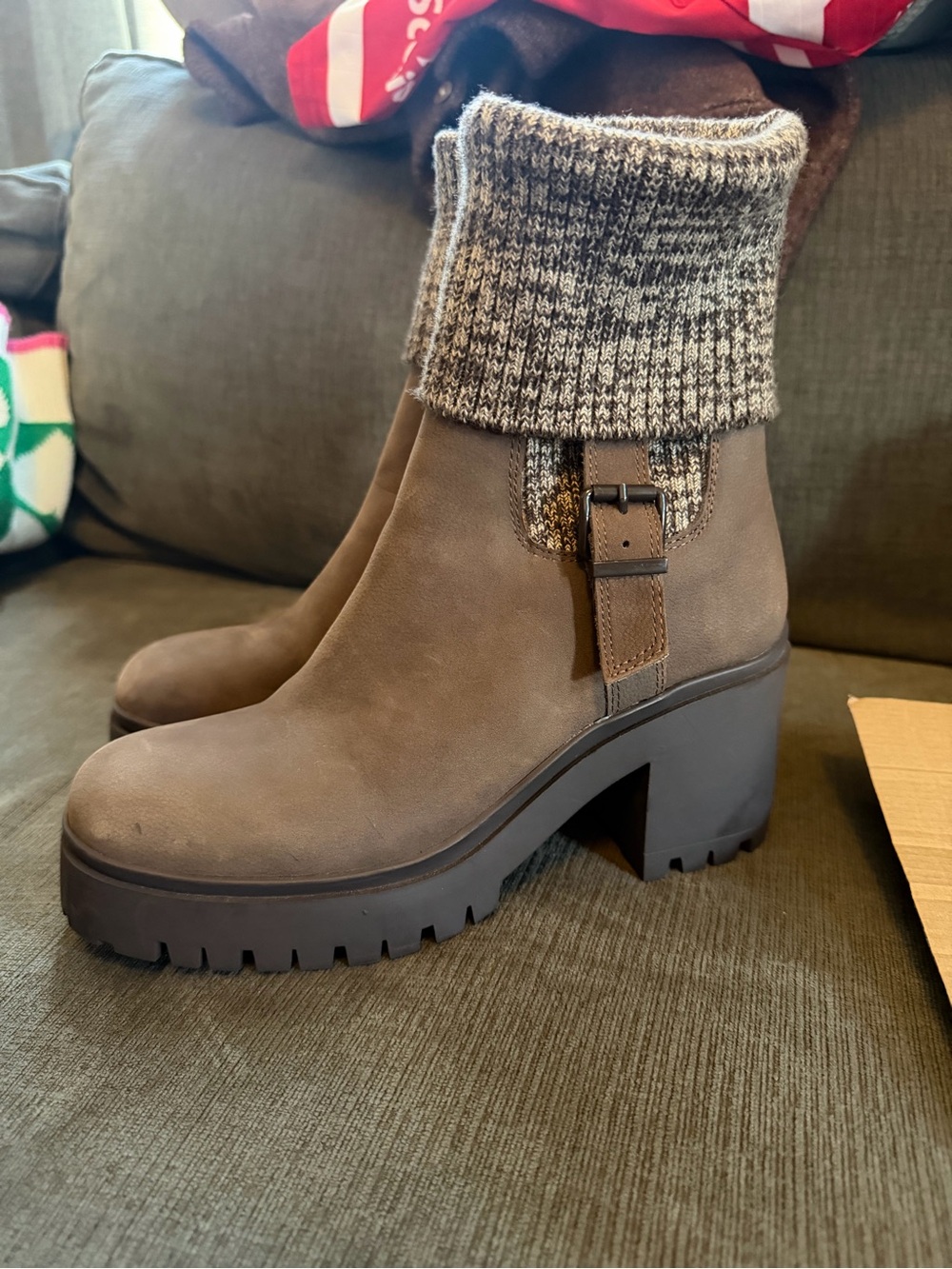 Women’s blondo Brown Chunky Heel Ankle Boots with Knit Cuff waterproof size 7